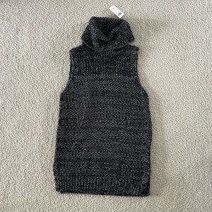 Banana Republic sleeveless turtleneck